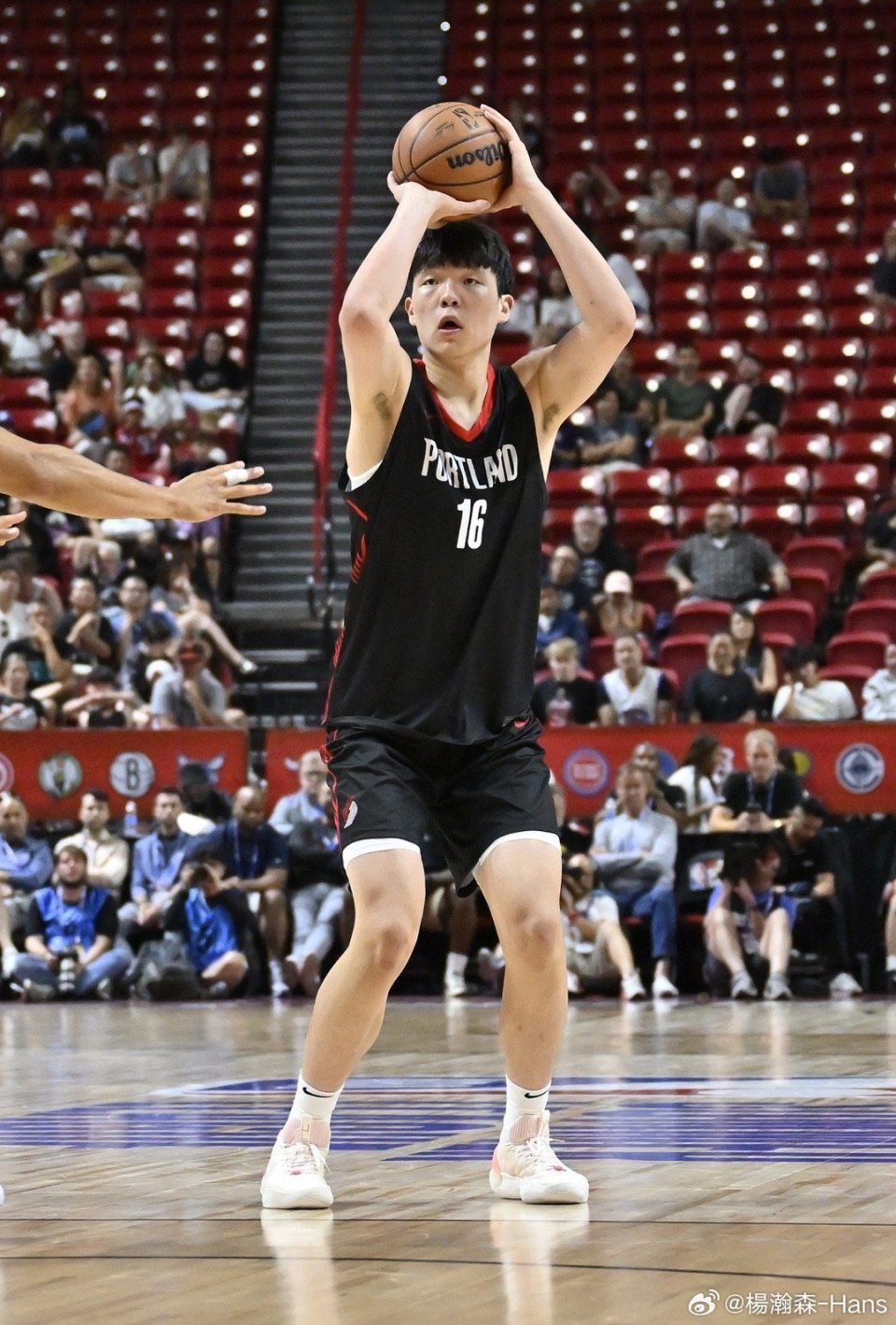 的联赛, 中国男篮队, 季前训练营