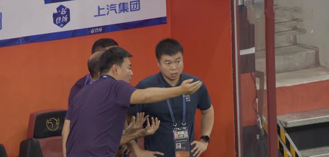 的分水岭, 到态度迎战, 和客队一样